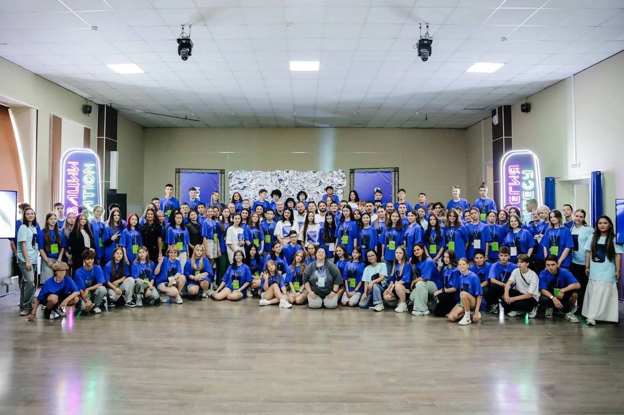 Team Photo 4
